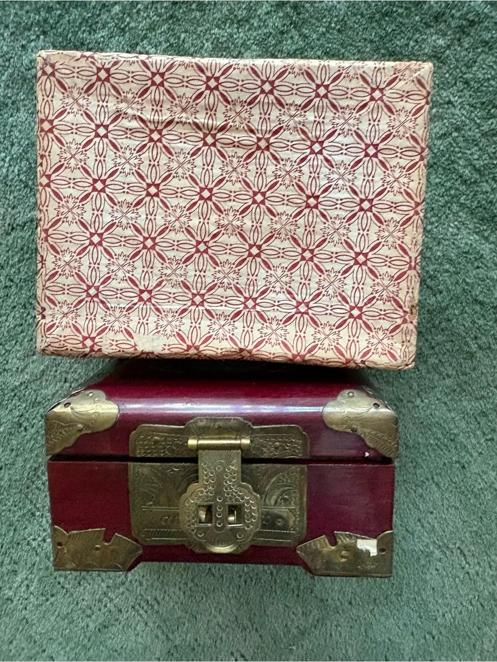 Vintage Chinese rosewood ring box with jadeite inlay
